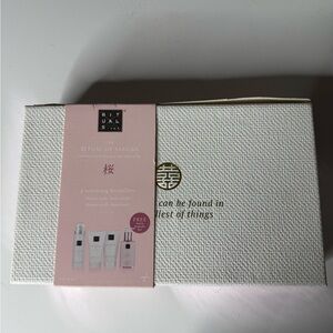 Rituals Sakura Pink and White Gift Set